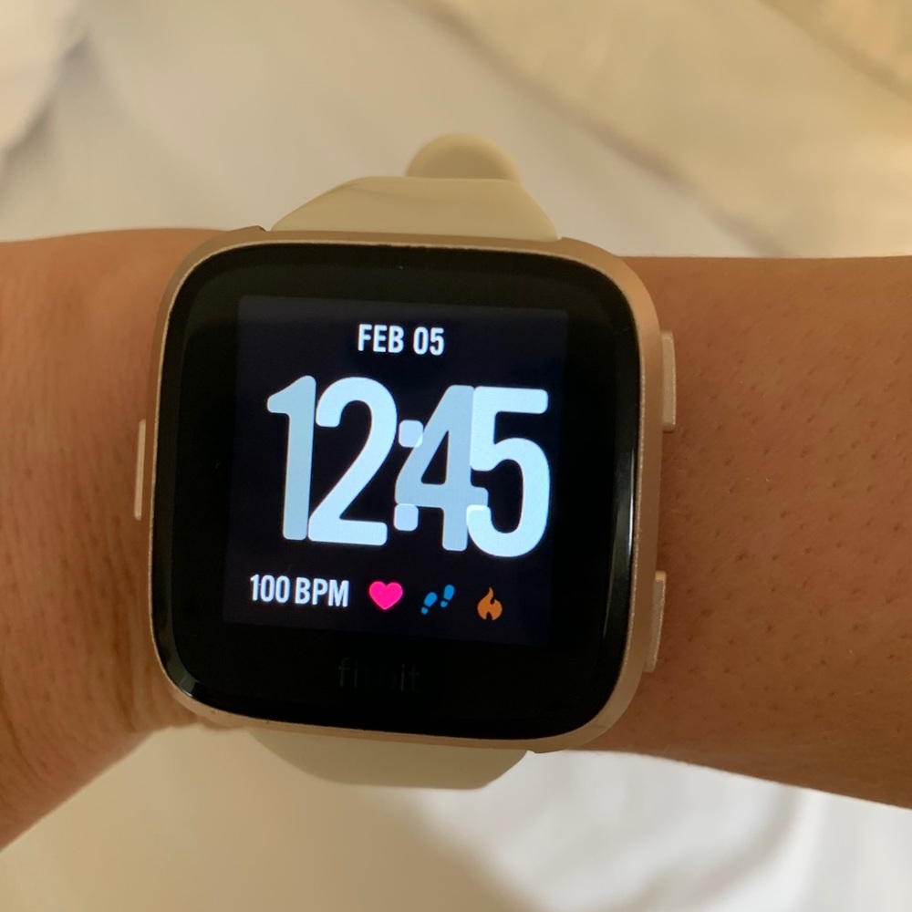 *SOLD* Fitbit Versa Smartwartch in Rose Gold